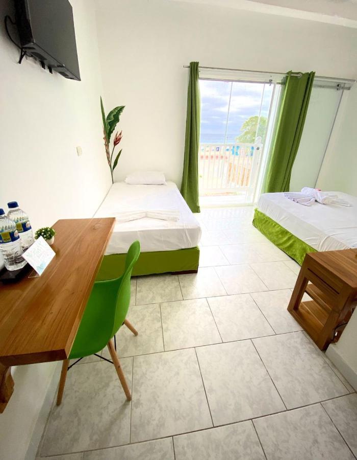 Whale House Hotel Пуэрто-Лопес Экстерьер фото